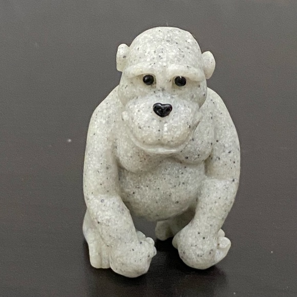Vintage Unsigned Quarry Critters Ape Monkey Mini Miniature Figurine - Picture 2 of 11